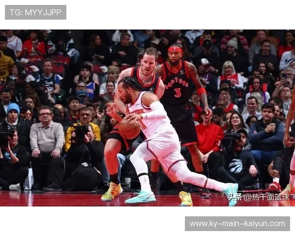 热火内线协作拿下攻防两端关键球