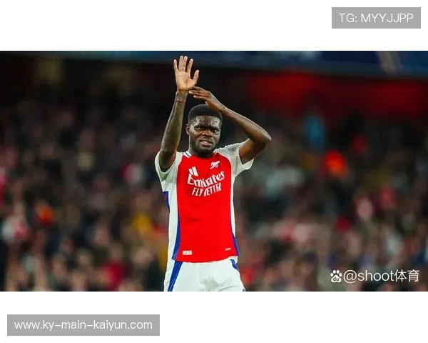 阿森纳多次从肋部撕裂布防,托马斯远射爆杆建功