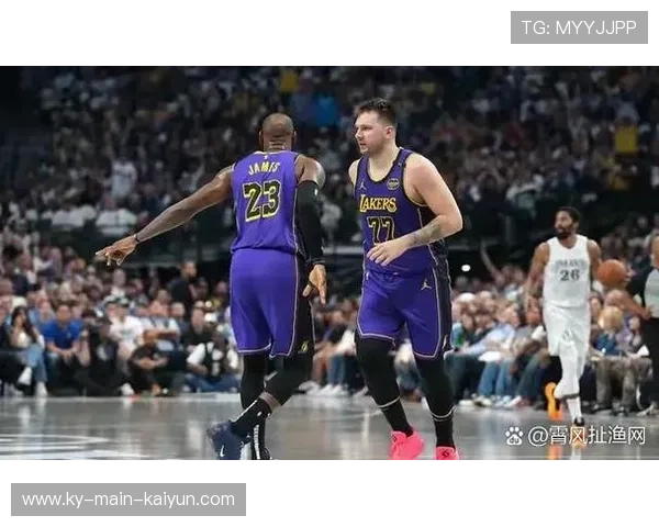 东契奇示意暂停，达拉斯独行侠掌控节奏